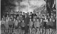 1957 Dechenhöhle mit Lehrer Dietrich